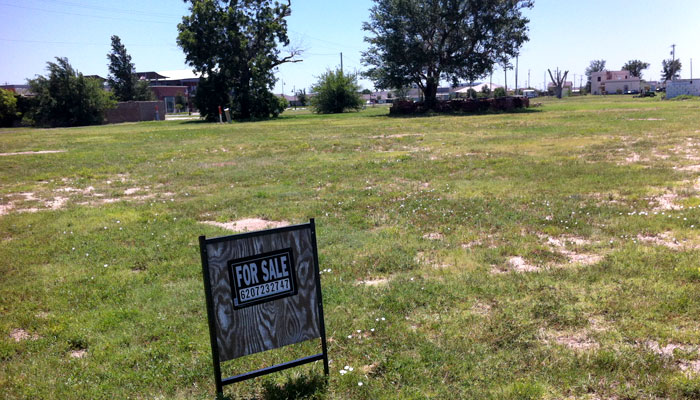 kbobblog-Greensburg-2014-07_9520-lot-for-sale-700